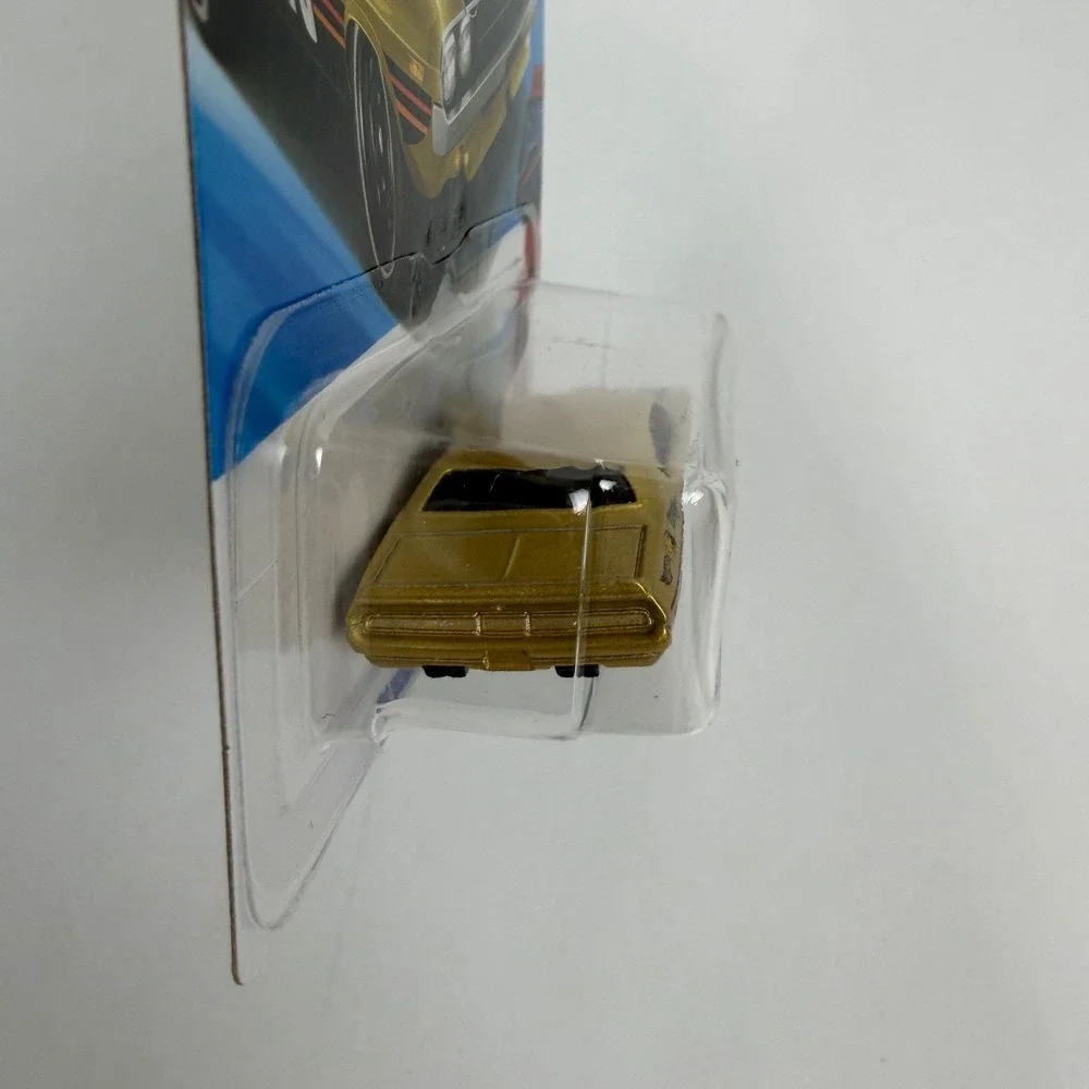 Hot Wheels 70 Dodge Hemi Challenger Gold‎ Nightburnerz 4/10 Diecast Car 2026